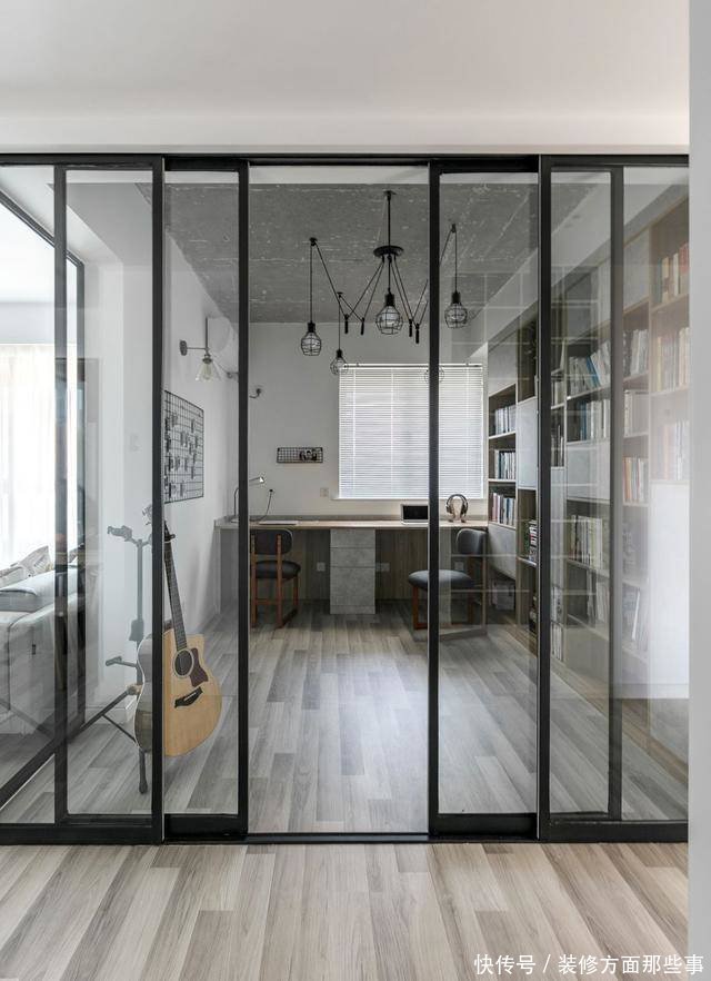 现代风|94平现代风三居室,拆了沙发墙做了一个玻璃书房