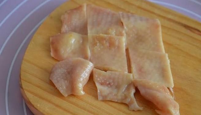 身上|鸡身上的1个部位,内含大量有毒物质多数人却当成“掌心宝”