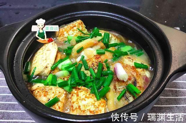 豆腐和此绝配,焖一焖鲜香嫩滑,做一锅连汤汁都不剩,便宜又营养