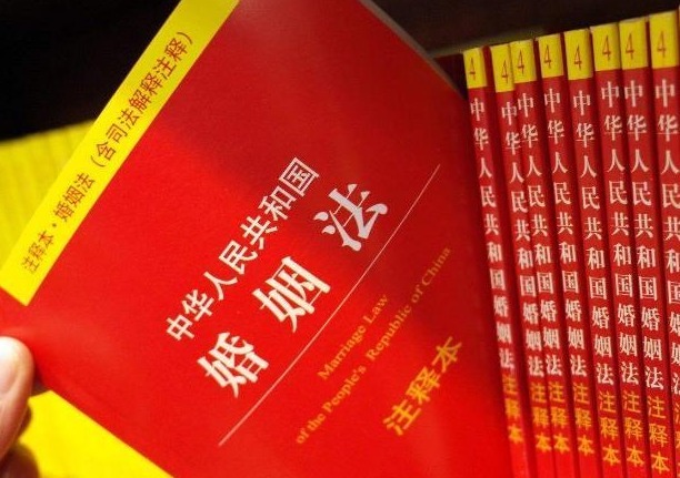 孩子|新婚姻法,夫妻离婚后孩子归谁主要看3个条件,宝妈尽量了解下