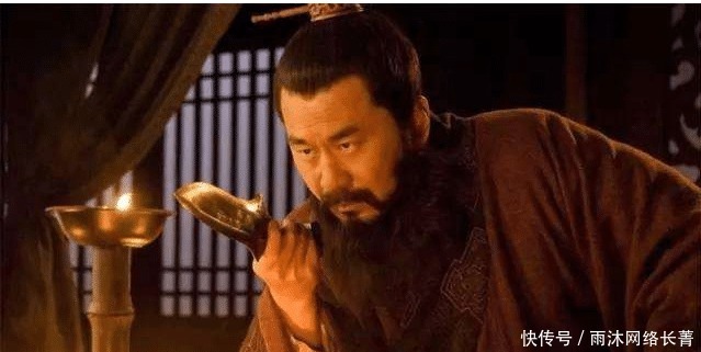 刘备|面对曹操的进攻,周瑜和刘备会采用什么样的策略呢?