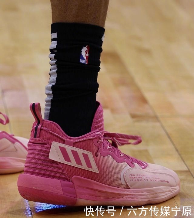 kobe|NBA球员上脚：保罗·乔治依然PG2