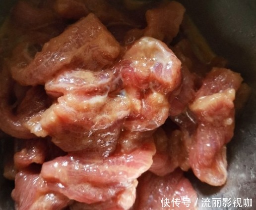  好吃|炒牛肉时，牢记2个技巧，牛肉鲜嫩爽滑，好吃又下饭