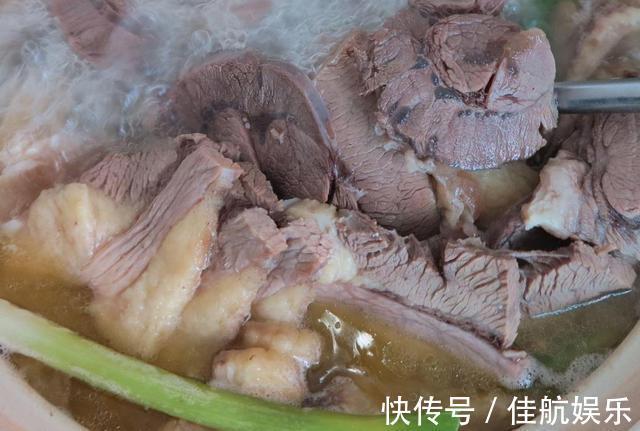 炖羊肉，记住“一不放一不做”口诀，羊肉鲜嫩无膻味，营养又美味