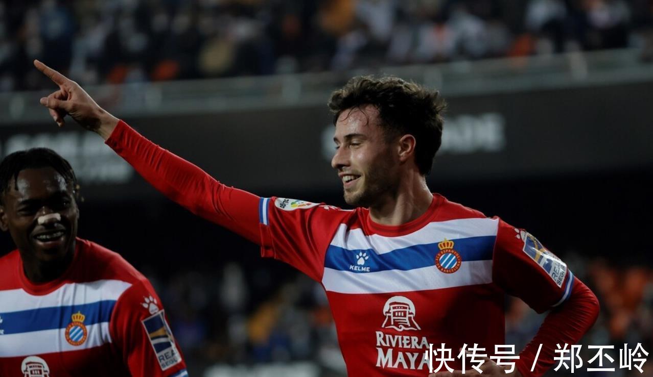 武磊|红牌!2-1逆转!武磊被彻底弃用,莫雷诺换了5人都轮不到武磊