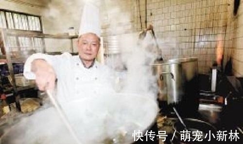 沙子|花甲还在用盐水去沙吗?饭店大厨教一招,2分钟将沙去的干干净净