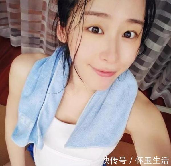 怀孕|怀孕八个月孕妈秀马甲线,整个孕期零妊娠纹,却被网友骂惨了