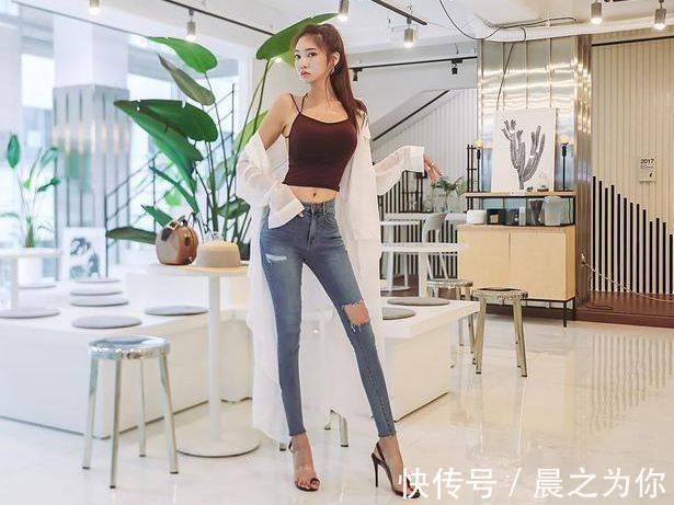 身材 -优雅气质的牛仔裤美女,身材一级棒,非常有魅力!