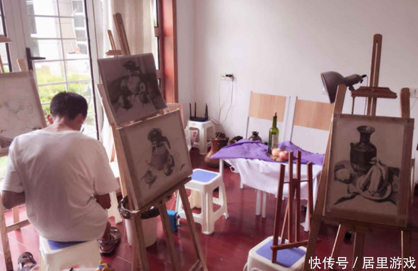 特长|美术生考试画“自画像”火了,美女画得很好,但老师还是给了0分