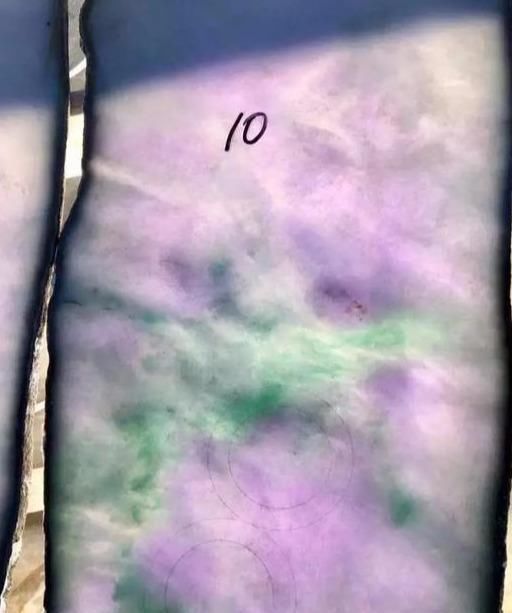  翡翠|117公斤巨型原石，足足切出28片春带彩翡翠，放眼望去