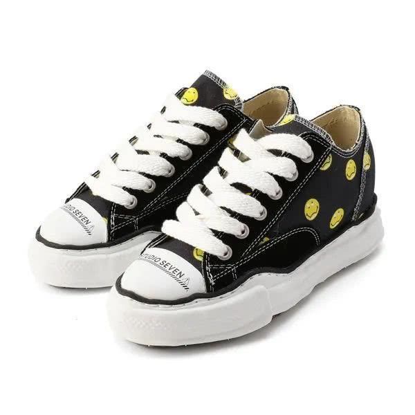 爆款鞋王被嫌“不好穿”、“抄袭”,但也逃避不了真香定律