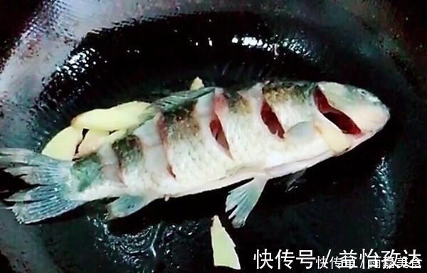 鲫鱼的神奇做法，补血又养胃，好吃又营养，绝对是一道硬菜