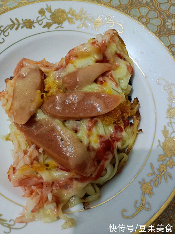 这道面条变身记-面条变披萨简单快手，超下饭