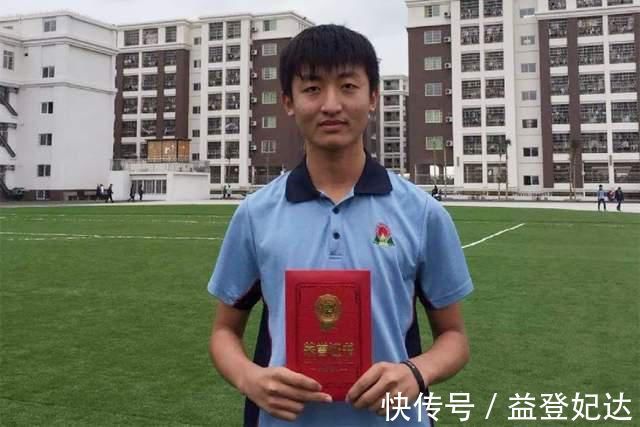 重庆巴蜀中学|659分高考状元却被北大拒收,父母的操作坑了他,值得反思