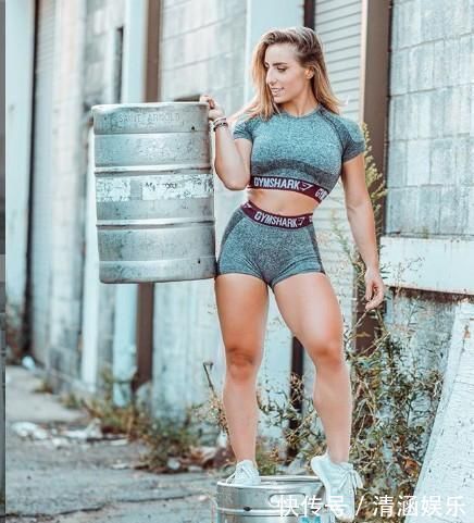 卡路里|举重和健美她都喜欢,身材又显苗条又显力量