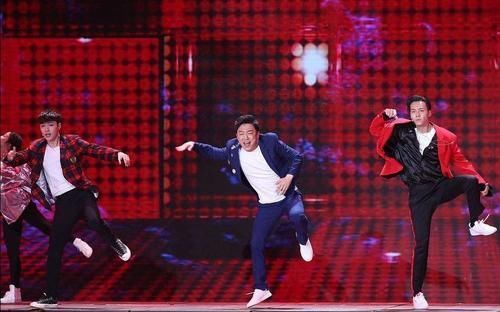 黄渤|次元壁破了!黄渤确认担任《青你3》PD,对标邓超获网友一致好评