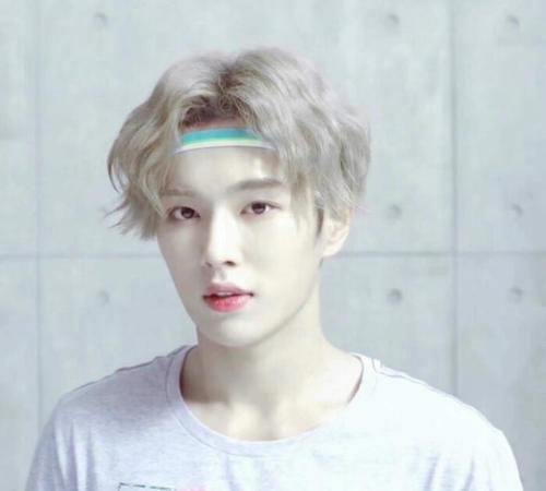 追光吧哥哥 《追光吧哥哥》初舞台得分榜:李汶翰无缘前15,于朦胧第13,榜首是他