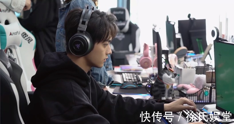 台词|《你微笑时很美》开播,许凯打团喊“321”,电竞粉都不乐意了