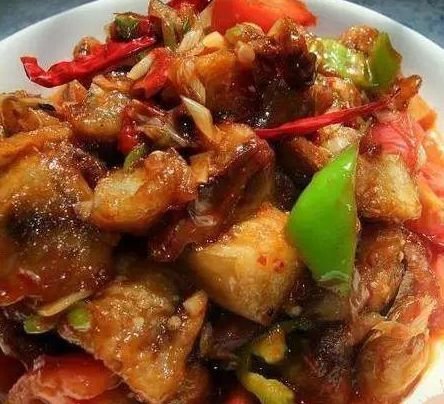 美食精选:烧茄子,辣子鸡,香煎鸡翅,梅菜扣肉的做法