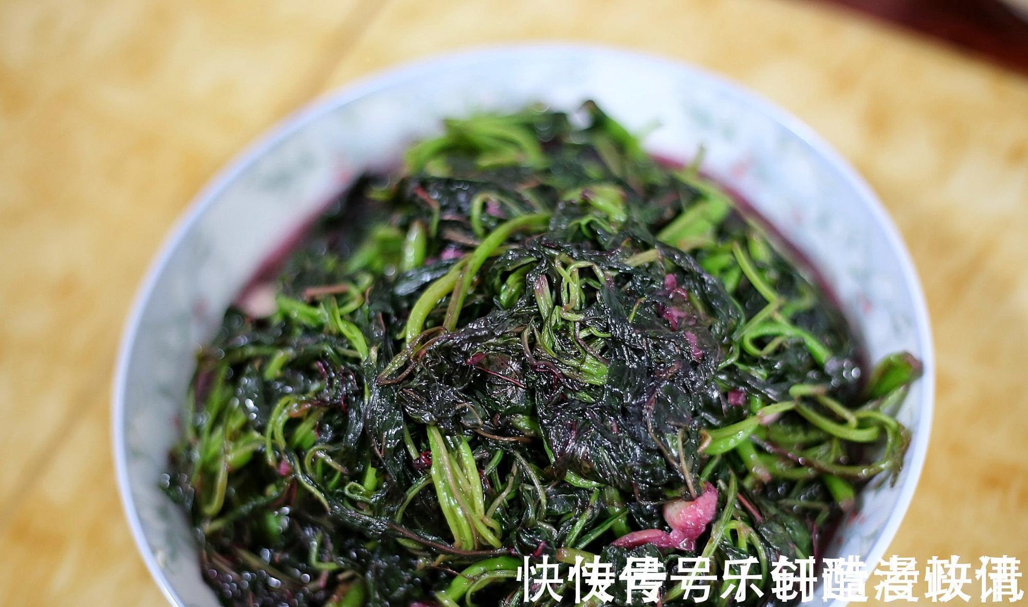 回娘家吃饭，妈妈做的一桌菜，晒朋友圈火了，网友还是亲妈疼人