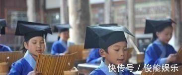 上联$千古绝对, 上联 画上荷花和尚画, 纪晓岚的下联实在经典!