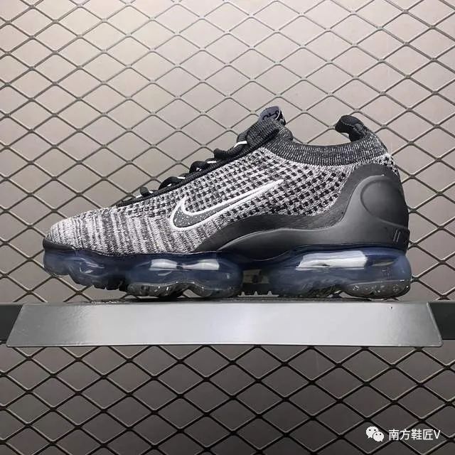 运动跑鞋 造型夸张，脚感澎湃！Vapormax Flyknit 2021运动跑鞋来了