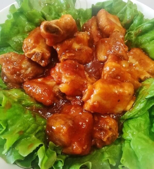 资深大厨制作糖醋菜，记住“黄金比例”，色泽鲜明，酸甜可口