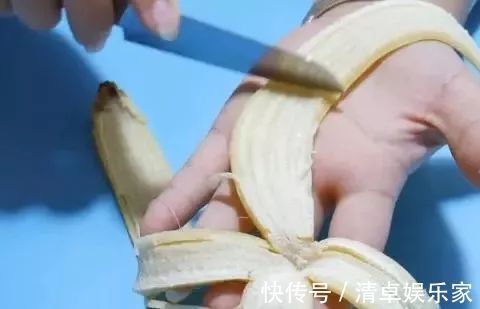 搅拌均匀|香蕉皮加上牙膏,能解决千万男性朋友的困扰,学会了受用一生!