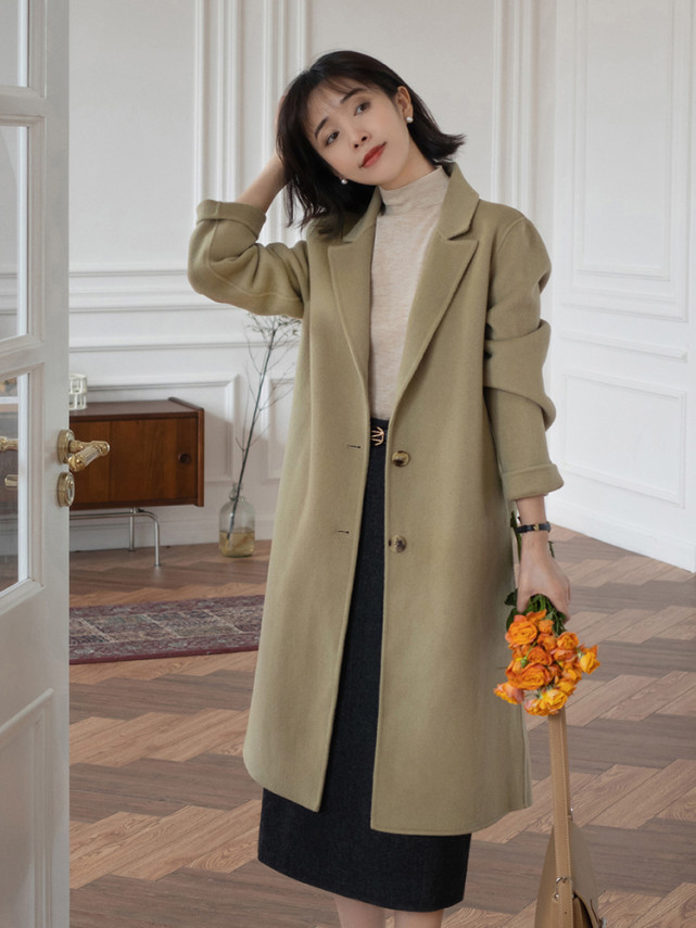 针织毛衣|秋冬的第一件大衣,搭配针织毛衣和半身裙温暖又时髦,漂亮大气!