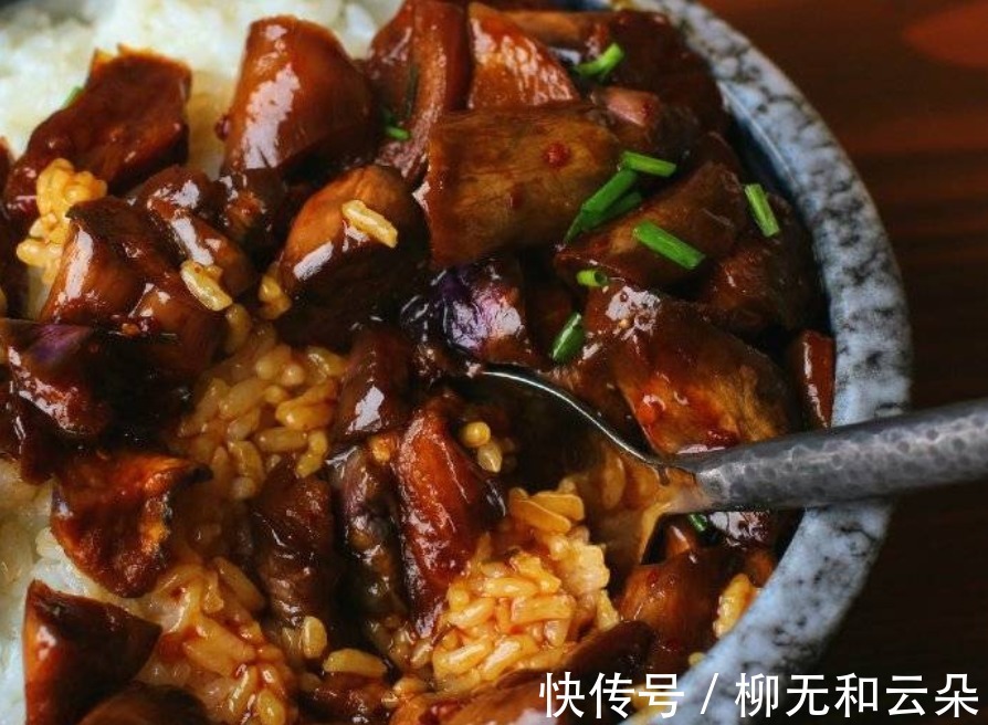 水淀粉|教你做一道少油版的鱼香茄子，酱汁是灵魂，一口下去非常下饭！