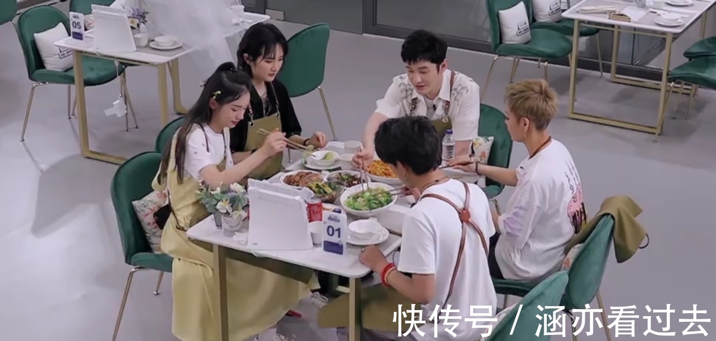 静姐|《中餐厅》宁静霸气掌权，终于有人可以“治”黄晓明了？