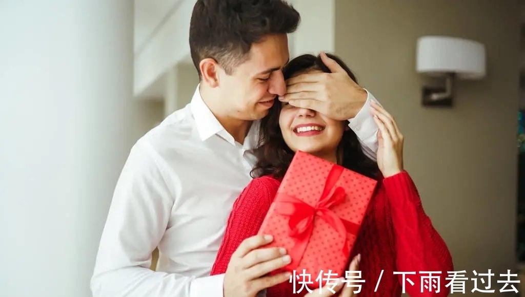 小小春|揭開陳小春、應采兒神仙愛情的外包裝,才發(fā)現大哥的女人真難當