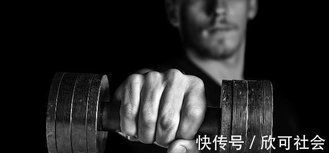 健身|健身过程中使用这些简单的器材,会让健身事半功倍