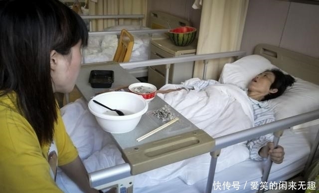 父亲|父亲患重症侥幸保命母亲又进ICU，女儿：谁救我妈，我就嫁给谁