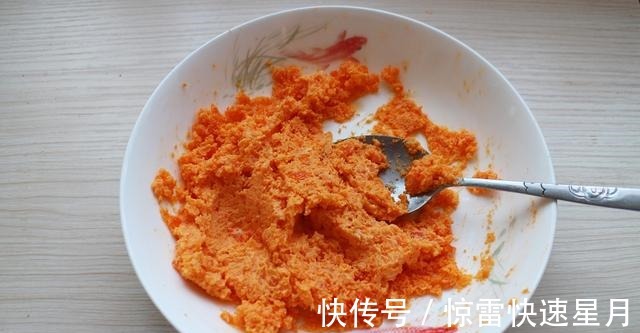 咸蛋黄|一口爱上，给你活力满满的早餐咸蛋黄肉松吐司！