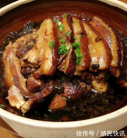 做扣肉时,猪肉焯水后别直接下锅炸!大厨教你正确方法,软糯鲜香