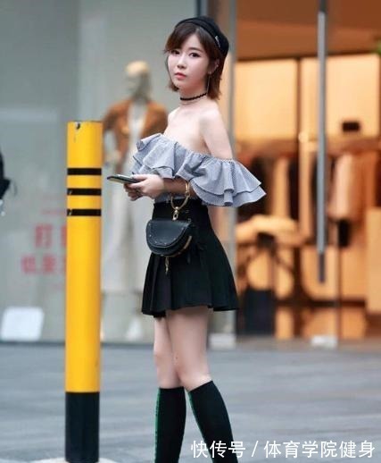 百褶裙 一字肩皱褶衫搭配黑色短裙,气质迷人,时髦又洋气!