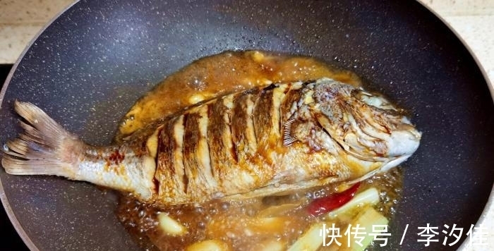 红烧|入秋后,吃此鱼正当时,比带鱼营养,比鲫鱼鲜,红烧、清蒸都美味