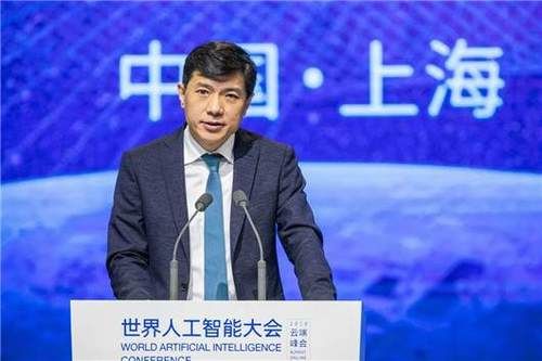 阿波龙|百度祭出汽车机器人，智能驾驶跨入L5时代