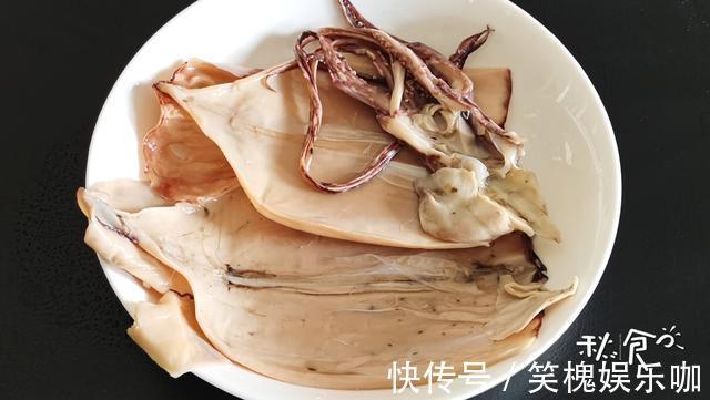 洋葱|干鱿鱼这样做真“鲜”做法技巧全公开，一次做一大盘，下饭又解馋