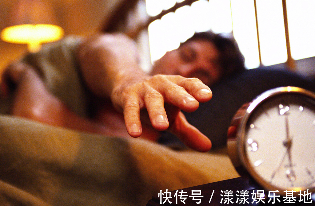 大便|早晨起床是一天“黄金时间”,若你爱做这4件事,长寿与你无缘了