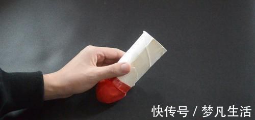 卷纸筒上套个气球太实用了, 能帮家里省下不少钱, 看完赶紧去试试