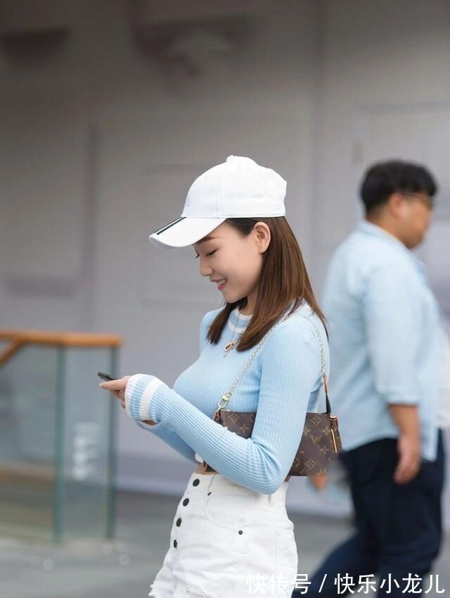 饱和度 时尚公主打底裤装扮有多美,穿在身上特别显气质,亮点十足