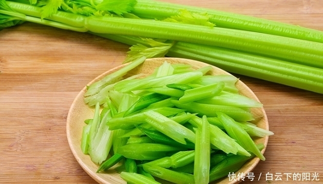吃花生让血压升,还是降?高血压患者天天吃行吗?看完你就明白了