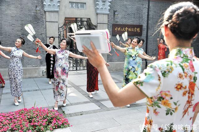 姑娘,你的刻薄,与你身上的旗袍真不搭!