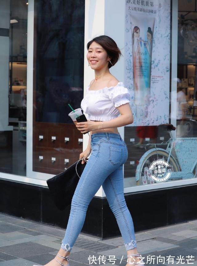 打底裤 魅力动人的打底裤装扮很有时尚感,轻盈舒适又雅致,透人心脾