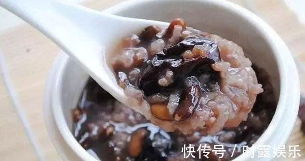 白发|黑发多是“吃”出来的!医生提醒3种食物是白发高手,最好少吃