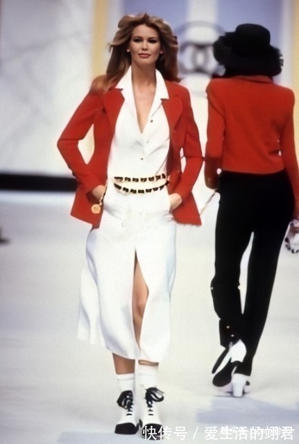 连体裤 香奈儿设计师眼光真厉害93年设计的衣服,至今仍流行,不服不行