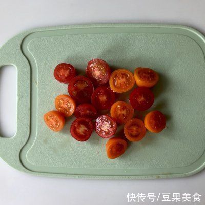 只有最美味的藜麦虾仁蔬菜沙拉，才能点亮你的餐桌