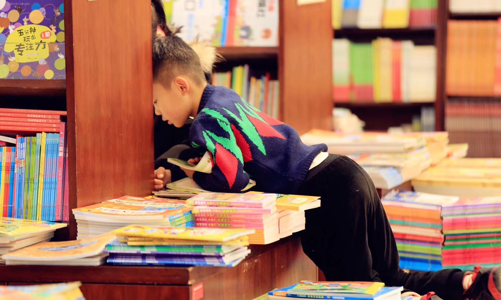 小孩儿|离异家庭孩子很敏感!这3个戳心的问题,亲戚千万别拿去刺激孩子